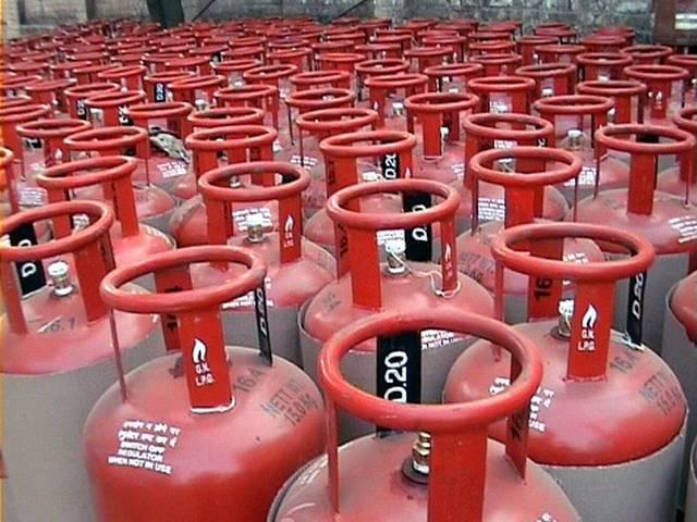 गैस की सब्सिडी अब सीधे बैंक अकाउंट में मिलेगी LPG direct subsidy scheme to be re-launched today