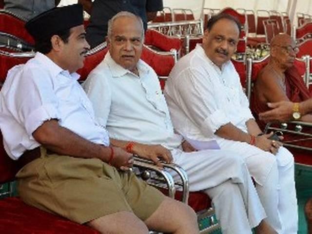 बीजेपी में नितिन गडकरी के विकल्प की तलाश शुरू? बीजेपी में नितिन गडकरी के विकल्प की तलाश शुरू?