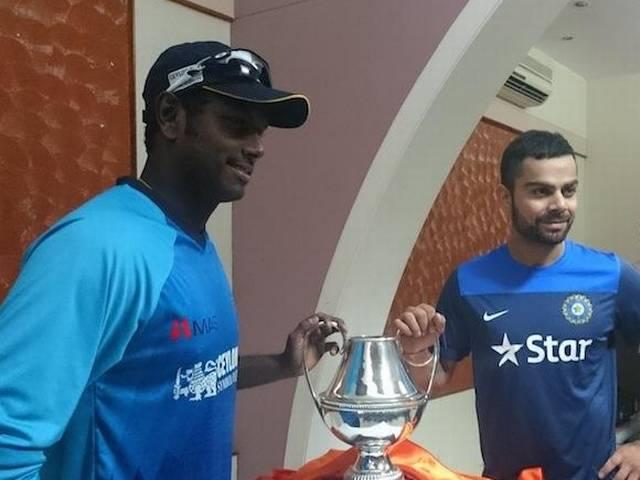 कोहली के छक्के से उड़ा श्रीलंका, सीरीज़ में भारत ने किया क्लीन स्वीप India v/s Sri Lanka 5th ODI Match: India look to make clean sweep after Rohit Sharma blitzkrieg in Kolkata