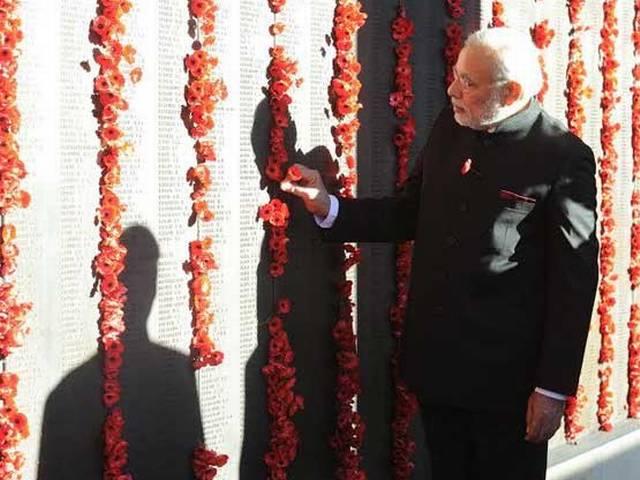 आस्ट्रेलिया के युद्ध स्मारक पर PM मोदी ने एबट को मान सिंह ट्राफी भेंट की PM Modi’s Gift to Tony Abbott: Replica of a First World War Trophy