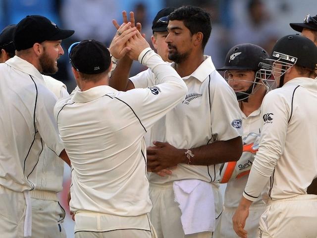 न्यूजीलैंड ने पाक को बैकफुट पर भेजा New Zealand vs Pakistan