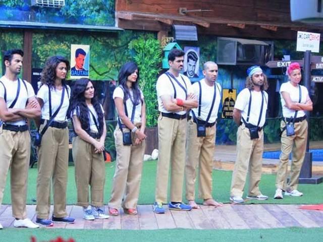 बिग बॉस: राज कर रहे 'मोगैंबो' गौतम को खुश करने में जुटे सभी घरवाले Bigg Boss, Day 58: All Hail the King!