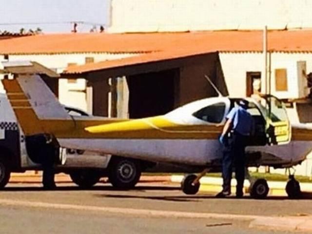 शराब पीने के लिए सड़क पर दौड़ा दिया हेलीकॉप्टर Man fined for driving plane down main street to a pub