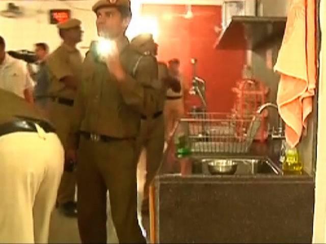 ABP स्पेशल: रामपाल के चौंकाने वाले प्रसाद, तहखाने और स्वीमिंग पुल Reality of Rampal’s mysterious life