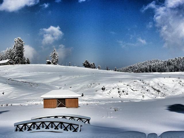 कश्मीर में शून्य से नीचे पहुंचा तापमान temperature dips down in the valley of kashmir