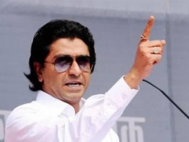 अब राज ठाकरे के खिलाफ फेसबुक पर टिप्पणी अब राज ठाकरे के खिलाफ फेसबुक पर टिप्पणी