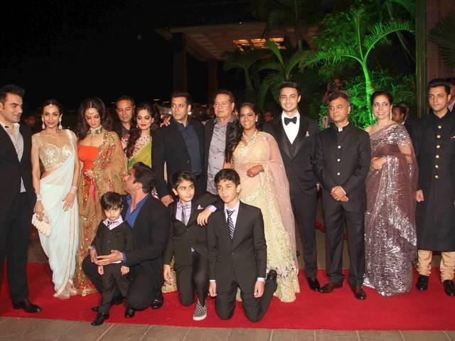 अर्पिता के रिसेप्शन में बॉलीवुड सितारों का जमावड़ा arpita_salman_bollywood