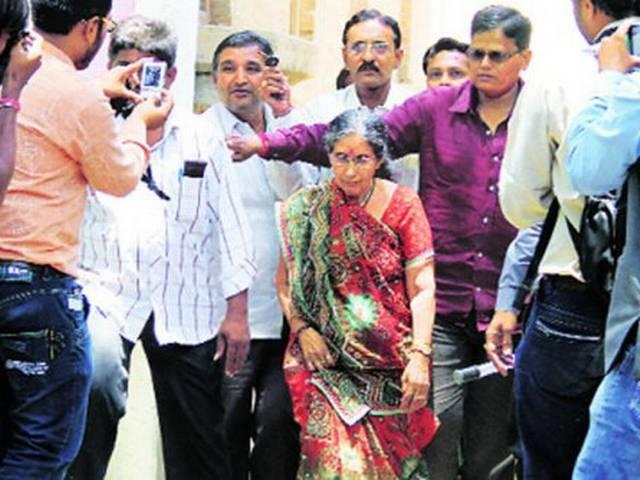 पीएम की पत्नी जसोदाबेन ने आरटीआई दाखिल कर मिली सुरक्षा की मांगी जानकारी PM Narendra Modi’s wife files RTI request