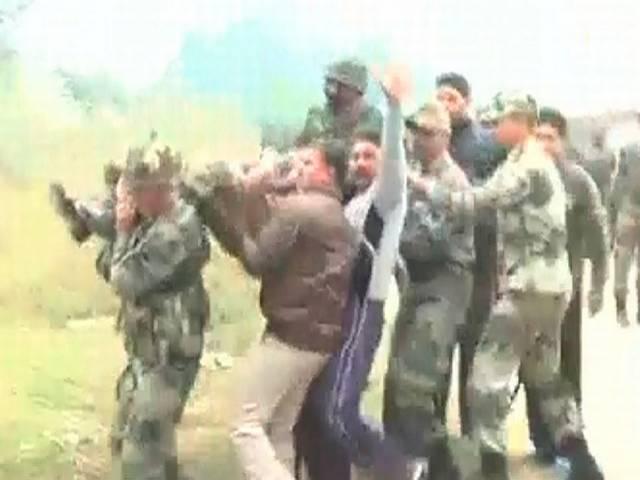 ‘अगर मालूम होता कि वे जिंदा नहीं लौटेंगे तो जाने नहीं देती’ jammu, arnia sector encounter