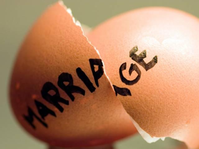 ब्रिटेन के एक महंगे तलाक में पत्नी को मिले 53 करोड़ डॉलर wife gets 53 crore dollar when getting separated with husband