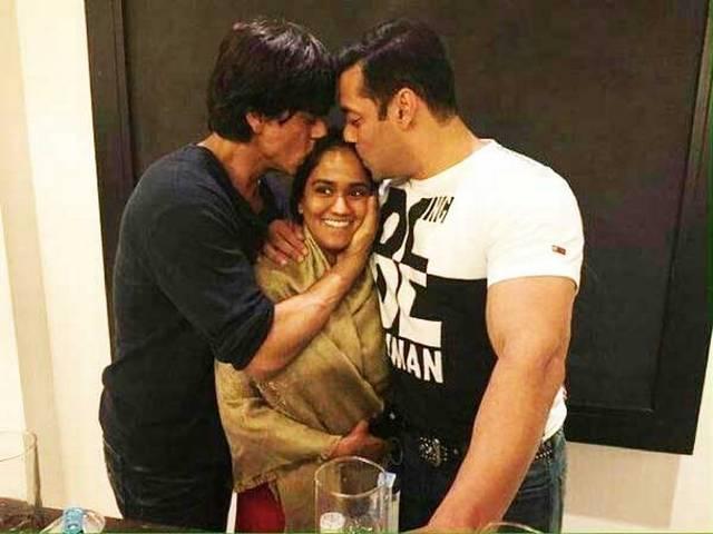 सलमान की बहन अर्पिता के साथ जमकर नाचे रितिक रोशन hrithi roshan dance in salman sister’s reception