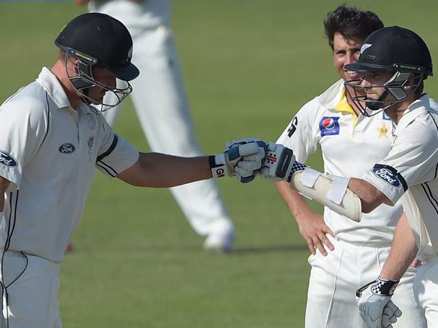 पाकिस्तान के खिलाफ मैक्लम, विलियम्सन ने लगाई रनों और रिकॉडों की झड़ी pakistan vs New zealand