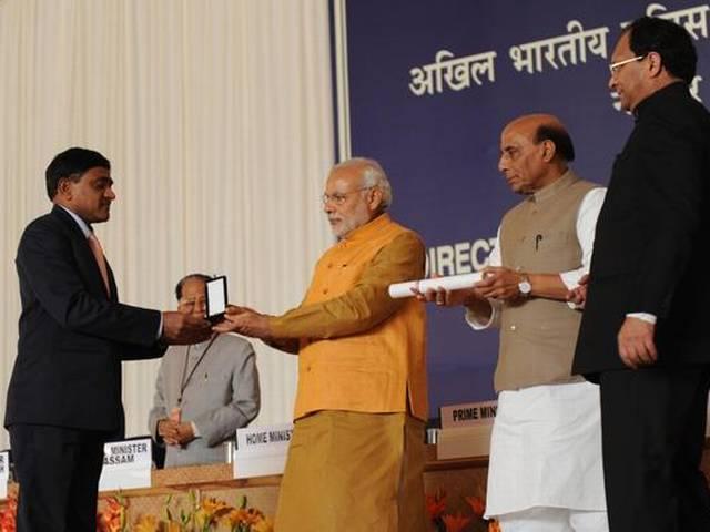 गुवाहटी में पुलिस अफसरों को पीएम ने दिया स्मार्ट बनने का मंत्र guwahati_pm_modi