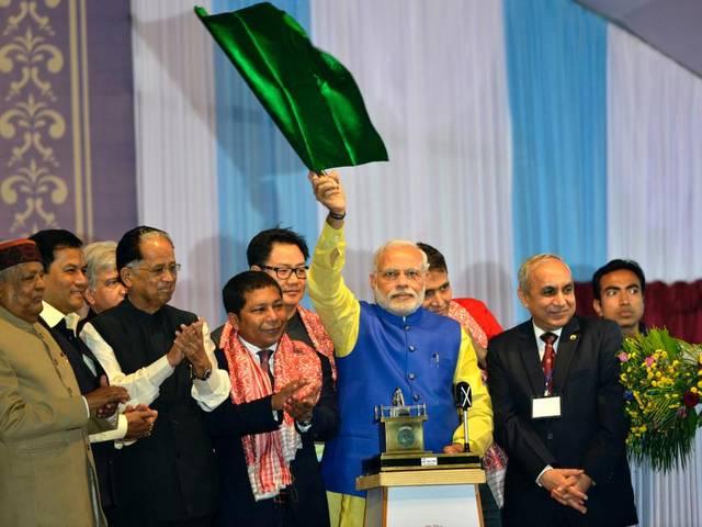 गंदगी फैलाने वाली मक्खियां न बनकर मधुमक्खी बनें पत्रकार: मोदी pmmodi_on_journalists