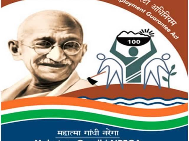 मुर्दो ने किया मनरेगा में काम! Dead man works on MGNREGA project