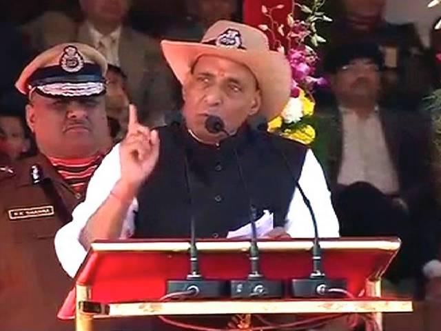 गायों की तस्करी पर रोक लगाए बीएसएफ: राजनाथ सिंह rajnath singh applauds bsf, asks to curb cow smuggling on indo bangladesh border