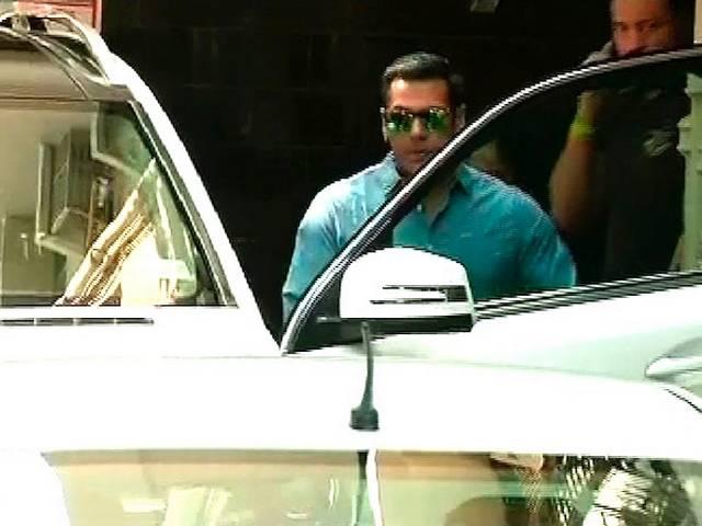 हिट एंड रन केस में कोर्ट में पेश हुए सलमान salman khan