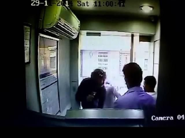 कमलानगर एटीएम से डेढ़ करोड़ की लूट में सीसीटीवी वीडियो सामने आया kamlanagar atm robbary