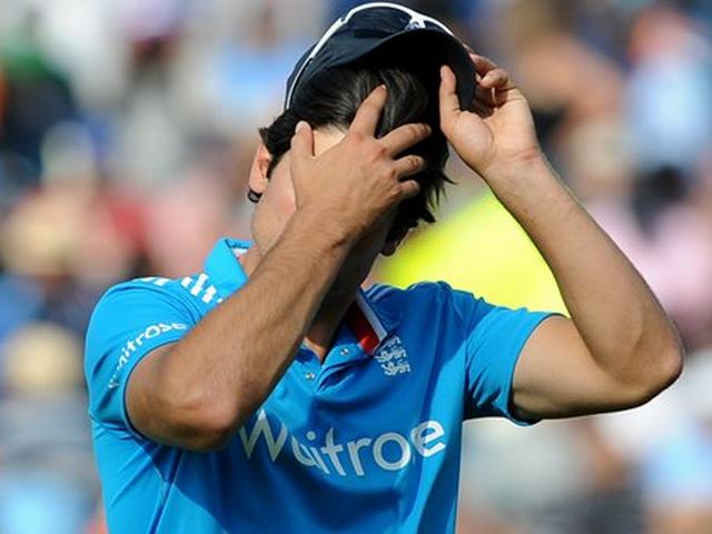 स्लो ओवर रेट के लिये कुक एक मैच के लिये निलंबित cook suspend for one oneday match