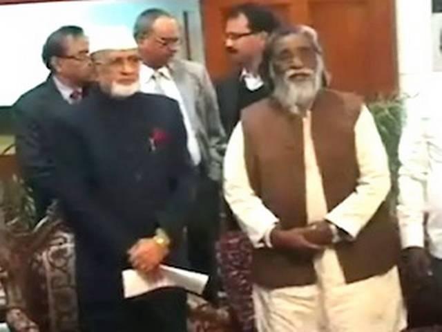 झारखंड में सरकार बनाने की कवायद में जेएमएम झारखंड में सरकार बनाने की कवायद में जेएमएम