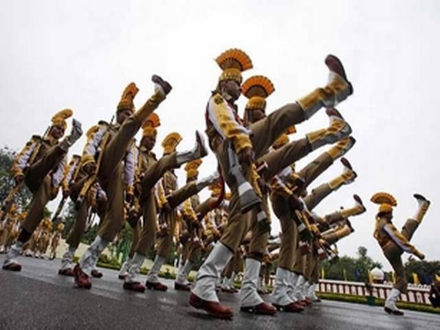 CISF कांस्टेबल की बहादुरी की वजह से अपनी बेटी की शादी कर पाएंगे फिरोज खान Act of bravery by CISF constable helps man hold daughter’s wedding