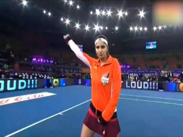 जीत के बाद फेडरर-सानिया का डांस Sania Mirza sizzles on the tennis court with winners and dance moves in the IPTL