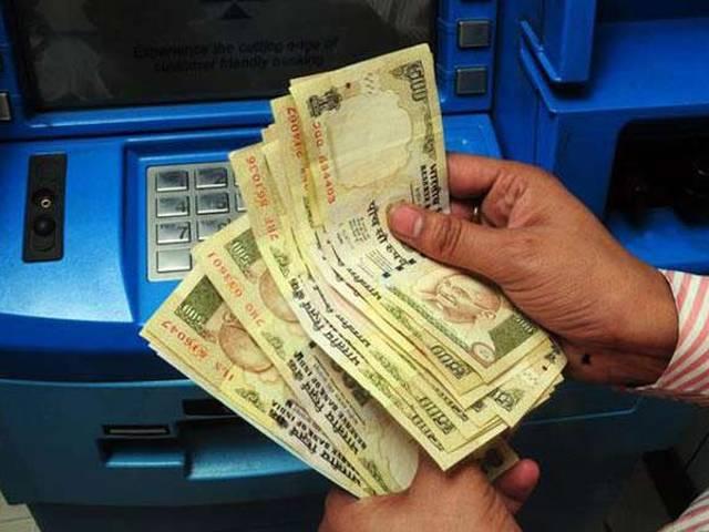 नवंबर में एटीएम ट्रांजेक्शन में 9% की गिरावट ATM transactions dip 9% in November