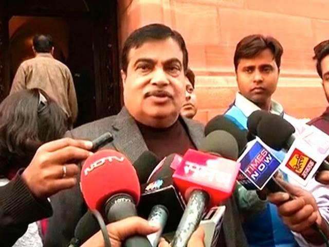 कैब में रेप: बैन का नितिन गडकरी ने किया विरोध, कहा- रेल में रेप हुआ तो क्या बंद कर देंगे रेल? nitin_gadkari_uber