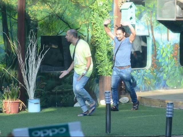 करिश्मा को छोड़ सभी प्रतिभागी बेघर होने के लिए हुए नॉमिनेट BiggBoss nominates them all this week!