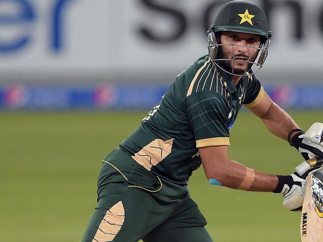पहले वनडे में पाकिस्तान ने न्यूजीलैंड को तीन विकेट से हराया pakistan beat newzeland