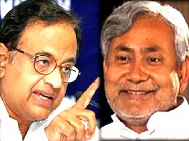 क्या कांग्रेस की तरफ बढ़ रहा है नीतीश का झुकाव? क्या कांग्रेस की तरफ बढ़ रहा है नीतीश का झुकाव?