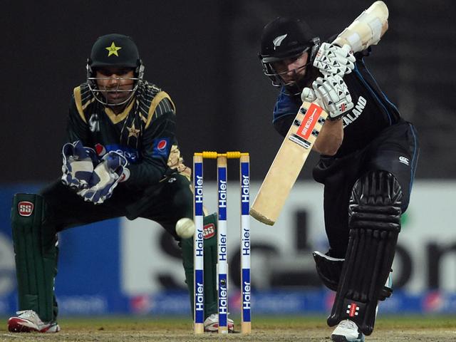 आचार संहिता के उल्लंघन पर मिल्ने को फटकार, मिसबाह पर जुर्माना pakistan captain