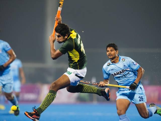 चैंपियन्स ट्रॉफीः सेमीफाइनल मुकाबले में पाकिस्तान से 4-3 से हारा भारत pakistan beat india