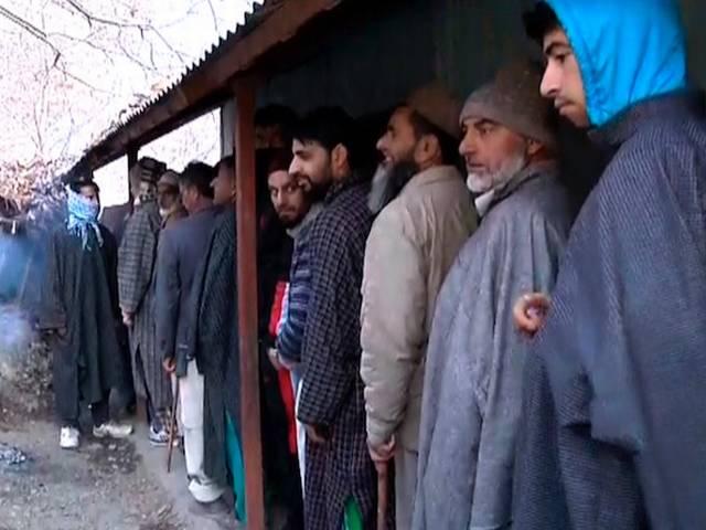 जम्मू कश्मीर और झारखंड में चौथे चरण के चुनाव में 49 और 61 फीसदी मतदान voting in j&k and jharkhand