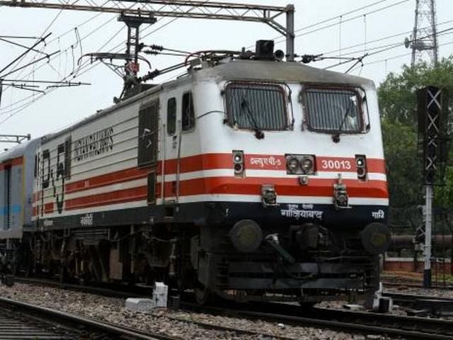 चुनिंदा ट्रेनों के महिला कोचों में जल्द लगेंगे सीसीटीवी कैमरा cctv