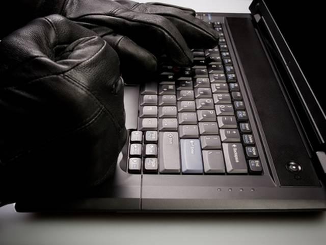 हैकरों ने चुराई अगली जेम्स बांड फिल्म की पटकथा james bond_hacker_