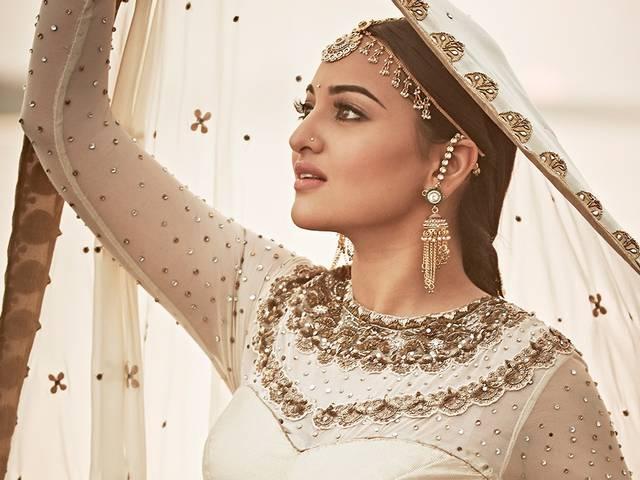 'लिंगा' पर प्रतिक्रियाओं से सोनाक्षी खुश sonakshi-happy-linga
