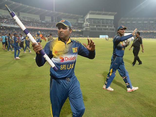 दिलशान का शतक, श्रीलंका ने इंग्लैंड से सीरीज 5-2 से जीती srilanka beat england
