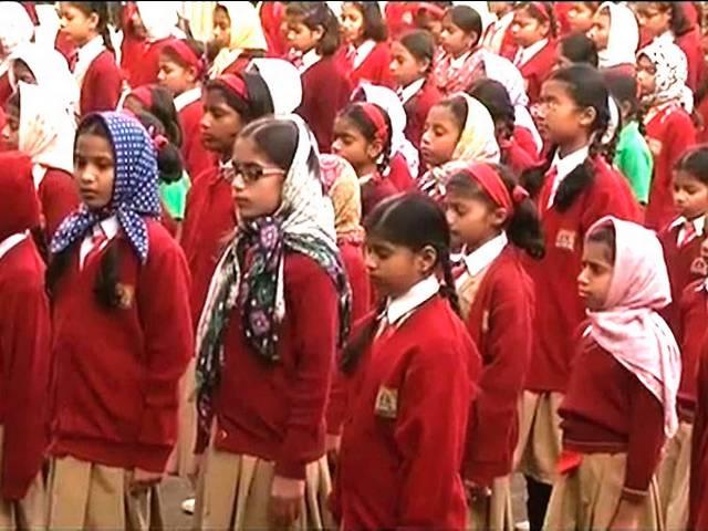 भारत में स्कूली बच्चों ने रखा दो मिनट का मौन, PM मोदी ने नवाज शरीफ से बात कर जताई संवेदना pak_terrorist_attack_school