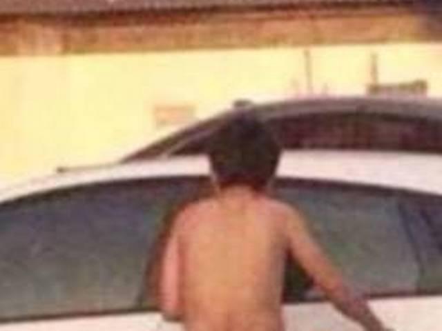 क्या हुआ जब पत्नी ने पति को अपनी जुड़वा बहन के साथ देखा न्यूड? Spurned wife leaves cheating husband and twin naked in busy car park