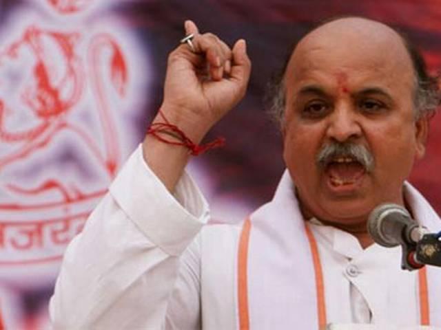 तोगड़िया ने धर्मांतरण निरोधक कानून पर जोर दिया togadia calls for anti conversion law