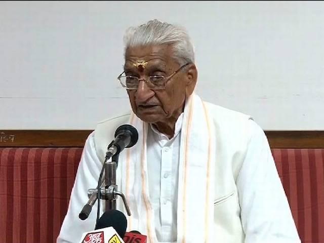 VHP के अशोक सिंघल ने कहा- हम धर्मांतरण के लिए नहीं, दिल जीतने के लिए निकले, मुस्लिमों और ईसाईयों को बताया विश्व युद्ध के लिए जिम्मेदार vhp_ashok_singhal