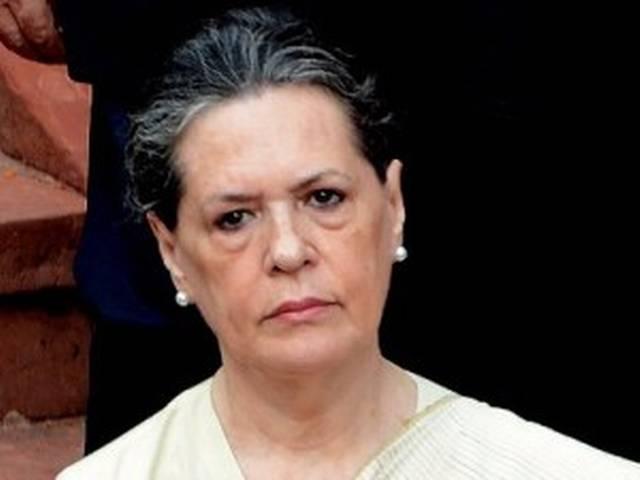 डीएमके के समर्थन वापसी से दुखी थीं सोनिया गांधी डीएमके के समर्थन वापसी से दुखी थीं सोनिया गांधी