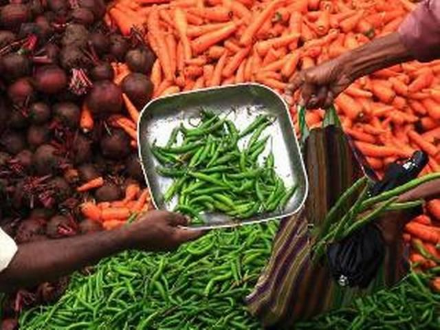 मार्च में खुदरा महंगाई की दर घटकर 10.39 फीसदी मार्च में खुदरा महंगाई की दर घटकर 10.39 फीसदी