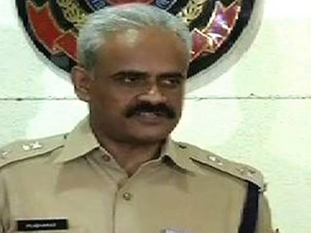 दिल्ली रेप: SHO और सब इंस्पेक्टर सस्पेंड दिल्ली रेप: SHO और सब इंस्पेक्टर सस्पेंड