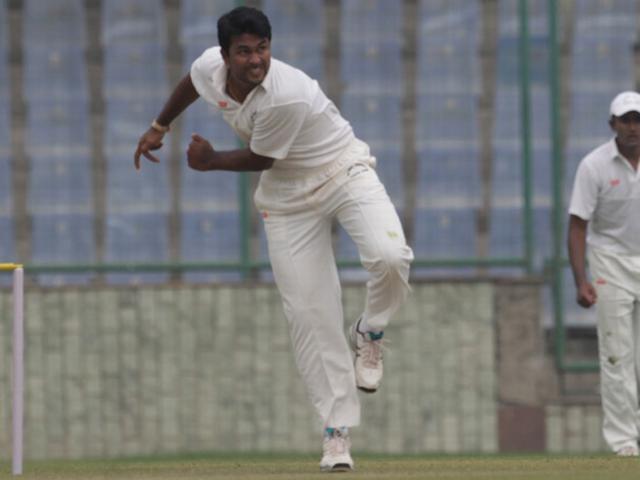 संदिग्ध गेंदबाजी एक्शन के कारण प्रज्ञान ओझा पर लगा बैन prgyan ojha