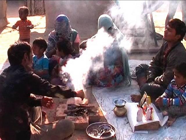 आगरा में धर्म परिवर्तन, एक ही परिवार के सत्रह सदस्य बने हिंदू agra conversion
