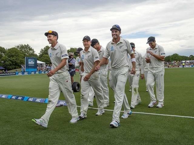 क्राइस्टचर्च टेस्ट: न्यूजीलैंड ने श्रीलंका को 8 विकेट से हराया New Zealand beats Sri Lanka by eight wickets in first Test in Christchurch