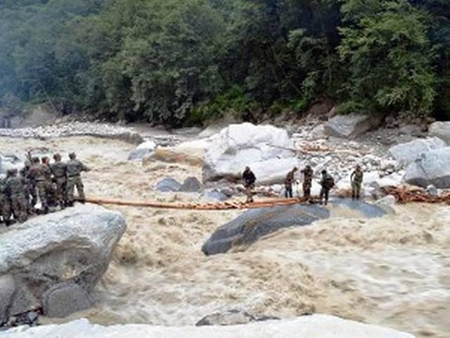 लापता लोगों को अभी भी तालाश रहा है उनका परिवार लापता लोगों को अभी भी तालाश रहा है उनका परिवार