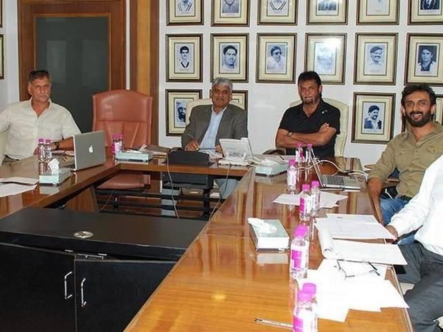 विश्व कप की टीम में चोट के बावजूद रवींद्र जाडेजा को जगह, युवराज को नहीं मिली जगह team_india_for_icc_worldcup